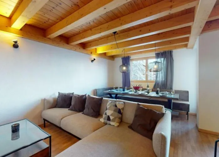 شقة Tasteful With Balcony *